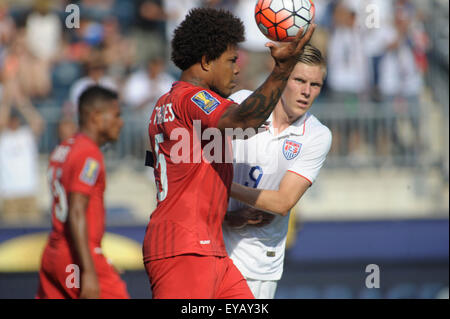 Chester, Pennsylvania, USA. 25th July, 2015. USA player ARON JOHANNSSON (9) in action against PANAMA player ROMAN TORRES, (5) in the third place match which was played at PPL Park in Chester Pa (Credit Image: © Ricky Fitchett via ZUMA Wire) Stock Photo
