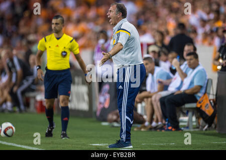 Houston, Texas, USA. 25th July, 2015. Los Angeles Galaxy head coach Bruce Arena reacts during an MLS game between the Houston Dynamo and the LA Galaxy at BBVA Compass Stadium in Houston, TX on July 25th, 2015. The Dynamo won 3-0. (Credit Image: © Trask Smith via ZUMA Wire) Stock Photo