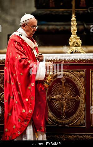 Holy Mass on the Solemnity of Pentecost held at St. Peter's Basilica  Featuring: Pope Francis Where: Rome, Italy When: 24 May 2015 Stock Photo