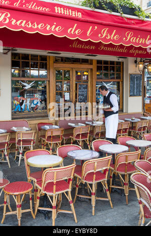 The famous brasserie Le Flore en l'Isle located near Notre Dame cathedral ,  Paris, France Stock Photo - Alamy