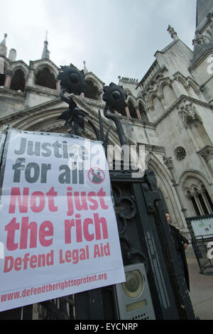 London, UK. 27th July 2015. Criminal Barristers  are set to strike over proposed government  cuts to legal aid.  Since July 1 Solicitors have refused to take on new legal aid work protest over an 8.75% cut to their fees. Credit:  amer ghazzal/Alamy Live News