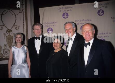 New York, New York, USA. 15th Jan, 2015. HOWARD STRINGER with wife, Alan Alda and wife Arlene Weiss, Barry Diller.UJA Federation of New York. © Judie Burstein/Globe Photos/ZUMA Wire/Alamy Live News Stock Photo