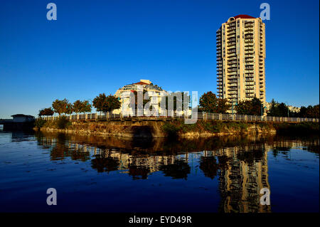 Hi rize condominiums for people to live in on the waterfront at Nanaimo harbor on Vancouver Island Stock Photo