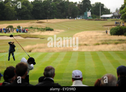 Sunningdale, UK. 26th July, 2015. Lee Jenzen of the USA drives to the final hole of The Senior Open Championship at Sunningdale Golf Club on July 26, 2015 in Sunningdale, England. Credit:  David Partridge/Alamy Live News Stock Photo