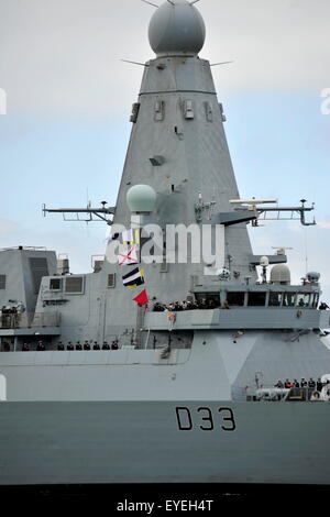 AJAXNETPHOTO. - 15TH MAY, 2015. - PORTSMOUTH, ENGLAND. -  TYPE 45 DESTROYER HMS DAUNTLESS ENTERING HARBOUR ON RETURN FROM GULF DEPLOYMENT. PHOTO:TONY HOLLAND/AJAX REF:DTH151505 38034 Stock Photo