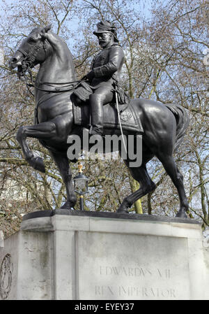 Equestrian statue of King Edward VII (1841-1910), Waterloo Place, London, England, UK. Stock Photo