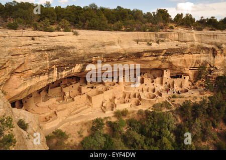 Kiva at Cliff Palace cliff dwelling Indian ruin, the largest in North ...