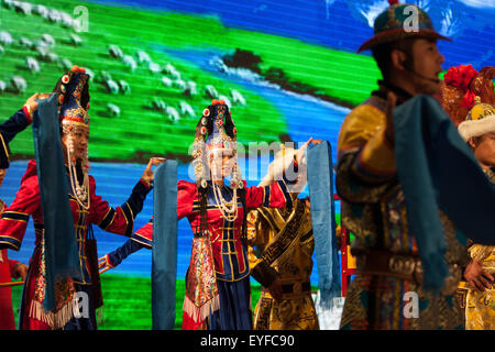 Royal (Imperial) Food Museum and restaurant, with dancers and performers, in Beijing, China Stock Photo