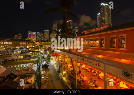 RESTAURANTS BAYSIDE MARKETPLACE MARINA DOWNTOWN SKYLINE MIAMI FLORIDA USA Stock Photo