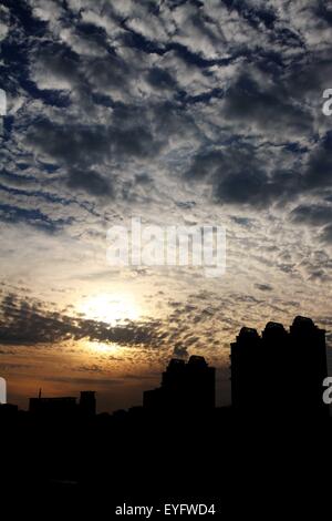 (150729) -- XIAMEN, July 29, 2015 (Xinhua) -- Photo taken on July 28, 2015 shows clouds over Xiamen, southeast China's Fujian Province. (Xinhua/Zeng Demeng) (hgh/zwx) Stock Photo