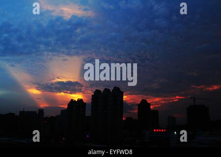 (150729) -- XIAMEN, July 29, 2015 (Xinhua) -- Photo taken on July 28, 2015 shows clouds over Xiamen, southeast China's Fujian Province. (Xinhua/Zeng Demeng) (hgh/zwx) Stock Photo