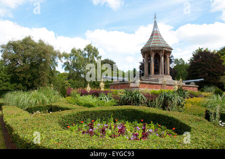 The Chinese Bell tower and Sebastopol Cannons at the Arboretum Park, Nottingham England UK Stock Photo