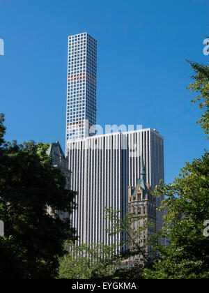 432 Park Avenue Apartments  and The General Motors Building on Fifth Avenue, NYC Stock Photo