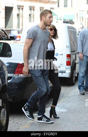 Taylor Swift and Calvin Harris in New York  Featuring: Taylor Swift, Calvin Harris Where: Manhattan, New York, United States When: 28 May 2015 C Stock Photo