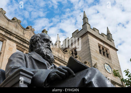 Statue of Charles Darwin outside Shrewsbury library, Shropshire, England. Stock Photo