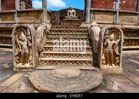 Sri Lanka, Ceylon, North Central Province, ancient city of Polonnaruwa, UNESCO World Heritage Site, quadrangle, Vatadage temple, Stock Photo