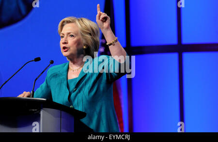 Fort Lauderdale, Florida, United States, July 31, 2015.  Democratic presidential candidate Hillary Clinton speaks at the 2015 National Urban League Conference in Fort Lauderdale, Florida on July 31, 2015. (Paul Hennessy/Alamy) Stock Photo