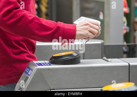 Wimbledon London,UK. 1st August 2015. Transport for London holds 170 million pounds  of unclaimed money from  34 million dormant oyster cards Credit:  amer ghazzal/Alamy Live News
