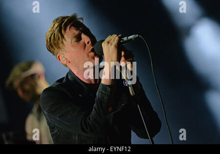 Rock band Kaiser Chiefs, lead singer Ricky Wilson, on stage at Camp Bestival, Lulworth Castle, Dorset, UK. Stock Photo