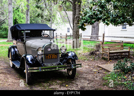 1928 4-door Model A Ford outside Patrick Henry's Scotchtown, Chiswell Lane, Beaverdam, Virginia Stock Photo
