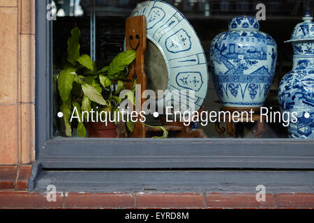 Window of an antiques shop in the Grays Antiques market Stock Photo