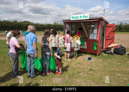 Pick Your Own fruit and vegetable farm, Garsons, Esher, Surrey, England, UK Stock Photo