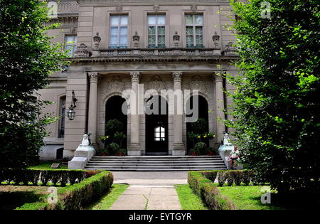 Newport, Rhode Island:  The Elms, built in 1901 as a summer mansion for coal baron Edward Julius Berwind Stock Photo