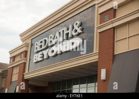 T.J. Maxx and Ross Take Over Empty Bed Bath & Beyond Stores