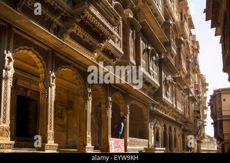 Windows and balconies, delicately decorated facade of Patwon Ki Haveli or Patwa ki Haveli, Jaisalmer, Rajasthan, India Stock Photo