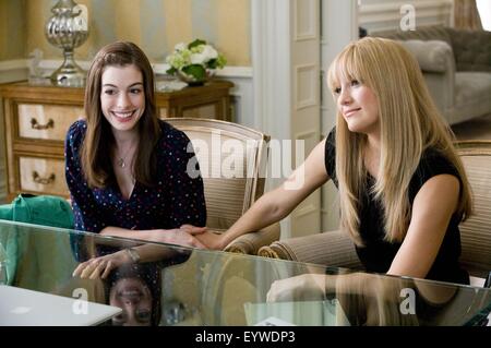 Bride Wars Year : 2009 Director : Gary Winick Anne Hathaway, Kate Hudson, Stock Photo
