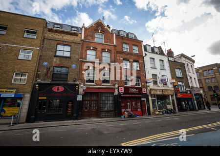 London, UK. 4th August, 2015. Protests outside newly opened Jack the Ripper Museum on Cable Street Credit:  Guy Corbishley/Alamy Live News Stock Photo