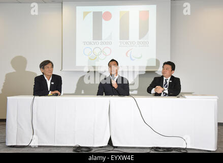 Tokyo, Japan. 5th Aug, 2015. Japanese designer Kenjiro Sano denies an alleged plagiarism during a news conference in Tokyo on Wednesday, August 5, 2015. Belgian designer Olivier Debie has claimed that the recently unveiled emblem Sano designed for the 2020 Tokyo Olympics resembles the logo Debie designed for a Belgian theater. Debie sent a letter to the International Olympic Committee and the Tokyo Olympics Organizing Committee seeking its retraction. Credit:  Natsuki Sakai/AFLO/Alamy Live News Stock Photo