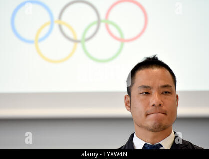 Tokyo, Japan. 5th Aug, 2015. Japanese designer Kenjiro Sano denies an alleged plagiarism during a news conference in Tokyo on Wednesday, August 5, 2015. Belgian designer Olivier Debie has claimed that the recently unveiled emblem Sano designed for the 2020 Tokyo Olympics resembles the logo Debie designed for a Belgian theater. Debie sent a letter to the International Olympic Committee and the Tokyo Olympics Organizing Committee seeking its retraction. Credit:  Natsuki Sakai/AFLO/Alamy Live News Stock Photo