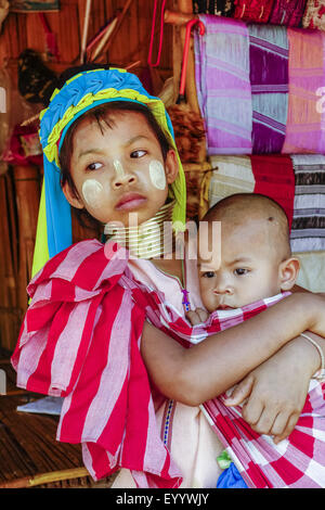 young child of the Long-neck women Padaung Tribe Stock Photo - Alamy