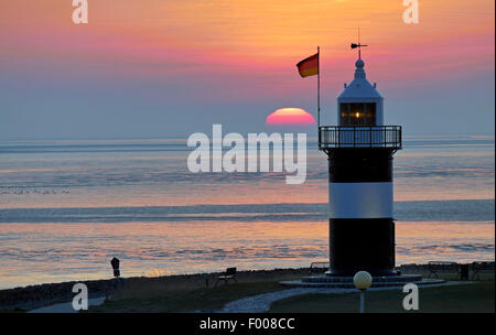 Wremen trough with view on the lighthouse Little Prussian in evening mood , Germany, Lower Saxony, Cuxhaven Stock Photo