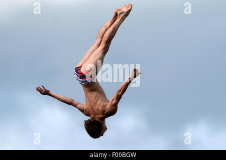 Kazan. 5th Aug, 2015. Gary Hunt of Britain competes during men's high dive final at FINA World Championships in Kazan, Russia, Aug. 5, 2015 Credit:  Pavel Bednyakov/Xinhua/Alamy Live News Stock Photo