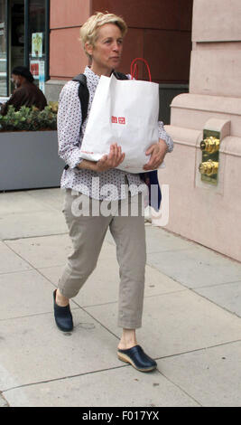 In Living Color's Kelly Coffield Park goes shopping at Uniqlo in