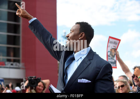 Former New England Patriot Willie McGinest on set for the NFL Network,  during an NFL football training camp practice in Foxborough, Mass.,  Saturday, July 27, 2019. (AP Photo/Stew Milne Stock Photo - Alamy