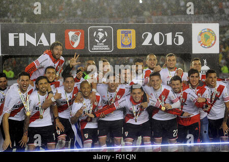 Buenos Aires, Argentina. 5th Aug, 2015. Players of Argentina's River Plate celebrate with the trophy at the end of the second final match of Copa Liberators against Tigers of Mexico, at Monumental Stadium, in Buenos Aires, Argentina, on Aug. 5, 2015. River Plate won 3-0 and obtained the Copa Liberators. Credit:  TELAM/Xinhua/Alamy Live News Stock Photo
