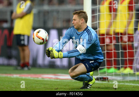 Munich, Germany. 5th Aug, 2015. Munich's goalkeeper Manuel Neuer saves ball at the Audi Cup soccer friendly finale FC Bayern Munich vs Real Madrid in Munich, Germany, 5 August 2015. Photo: Andreas Gebert/dpa/Alamy Live News Stock Photo