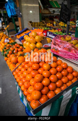 Oranges on sale at Marche des Enfants Rouges, Paris market Stock Photo