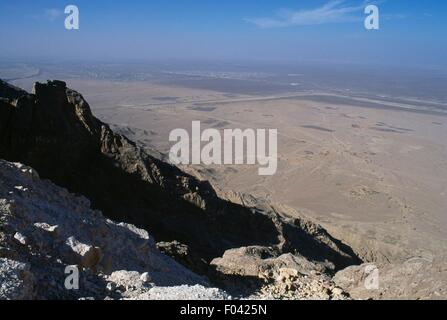 Desert landscape from Jebel Hafeet, near Al Ain, Abu Dhabi, United Arab Emirates. Stock Photo