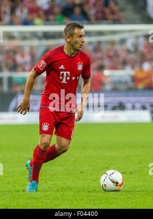 Munich, Germany. 5th Aug, 2015. Munich's Rafinha in action during the Audi Cup final between Bayern Munich and Real Madrid in Munich, Germany, 5 August 2015. PHOTO: MARC MUELLER/DPA/Alamy Live News Stock Photo