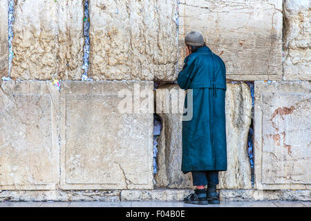 Israel, Jerusalem, jewish faithfuls in prayer  at the western wall Stock Photo