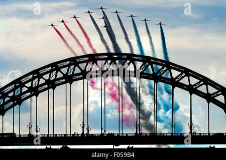 Tyne Bridge with the Red Arrows,  Great North Run 2006, Newcastle upon Tyne, United Kingdom Stock Photo