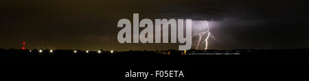 Modesto, California, USA. 6th Aug, 2015. A lightning storm past over central California lighting up the sky and starting a small grass fire near Newman Ca after a bolt hit a pole and caused the power line to drop and cause the fire. © Marty Bicek/ZUMA Wire/Alamy Live News Stock Photo