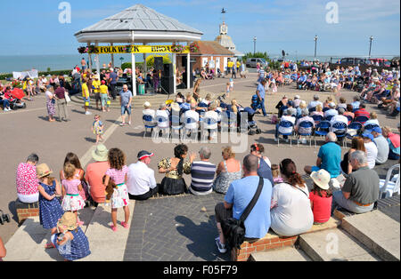Broadstairs, Kent, UK. 7th August. The first day of the 50th annual Broadstairs Folk Week begins wih performances at the seafront bandstand at 3pm. Credit:  PjrNews/Alamy Live News Stock Photo