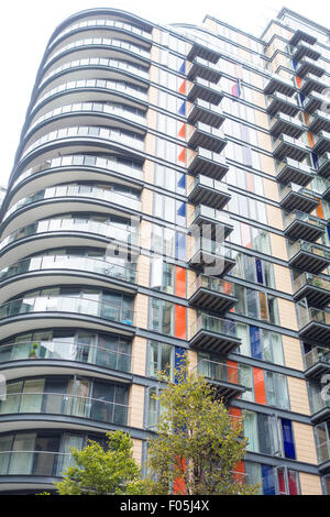 Ability Place, a modern apartment serviced by Skyline Worldwide on Millharbour Road, in South Quay, near Canary Wharf. Stock Photo