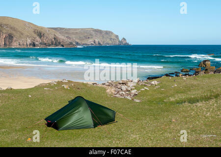 Wild camping at Kearvaig Bay, on the north coast east of Cape Wrath, Sutherland, Scotland, UK. Stock Photo