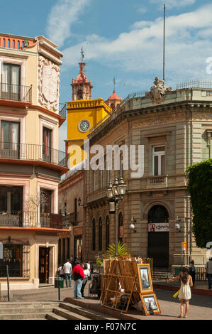 Narrow Street in Guanajuato, Mexico Stock Photo